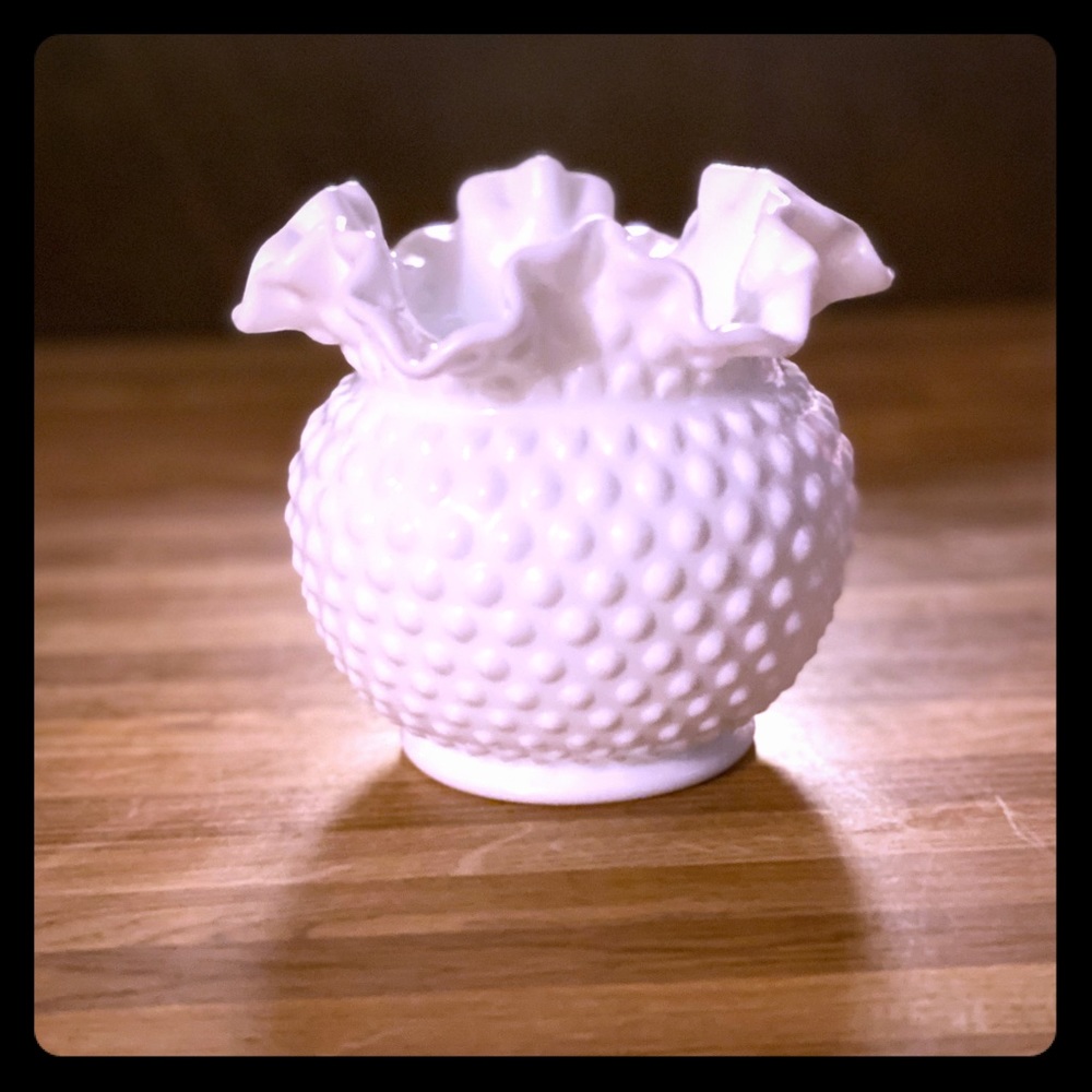 Whit glass bowl vase